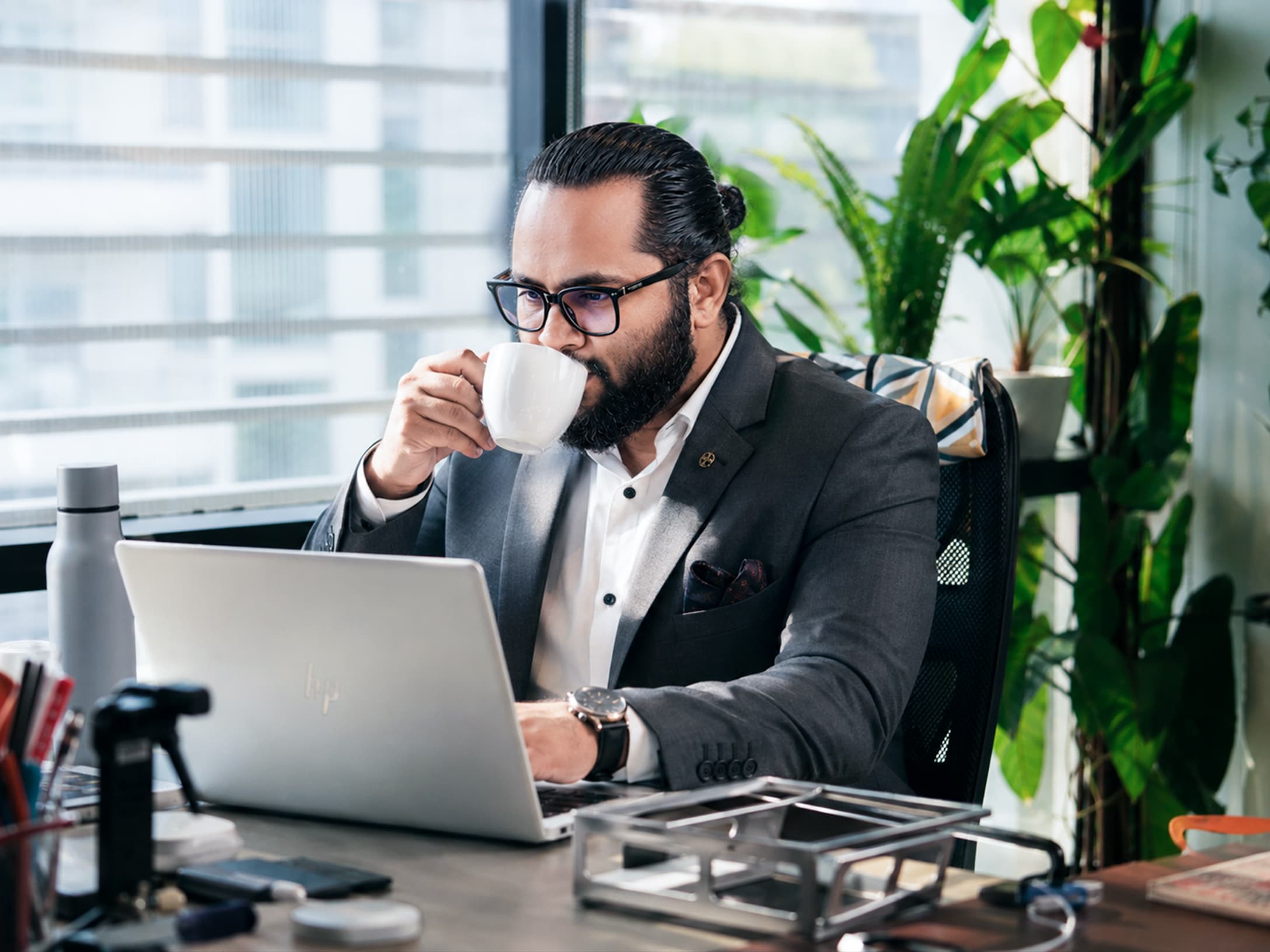 On the boundary between AI and operator judgment.